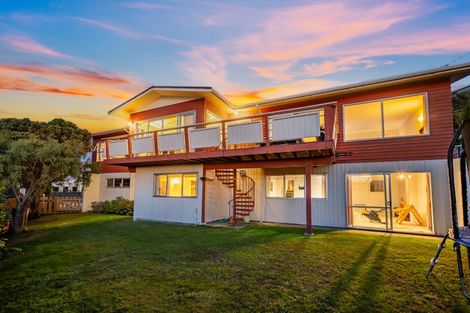 Photo of property in 2 Leeward Drive, Whitby, Porirua, 5024