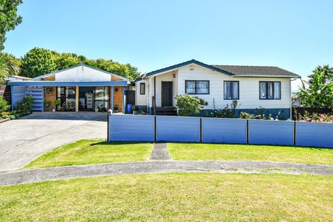 Photo of property in 16 Oreti Place, Clover Park, Auckland, 2019