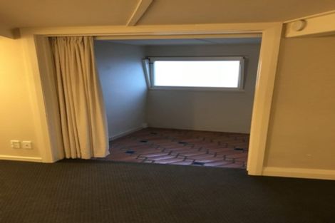 Photo of property in 108 Oriental Parade, Oriental Bay, Wellington, 6011