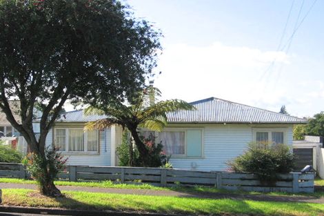 Photo of property in 13 Christmas Road, Manurewa, Auckland, 2102