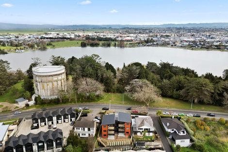 Photo of property in 1/12 Ruakiwi Road, Hamilton Lake, Hamilton, 3204