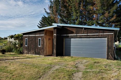 Photo of property in 1 Barclay Grove, Hokio Beach, Levin, 5571