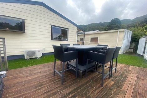 Photo of property in 207a Whites Line East, Waiwhetu, Lower Hutt, 5010