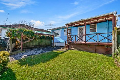 Photo of property in 1/12 Cresta Avenue, Beach Haven, Auckland, 0626