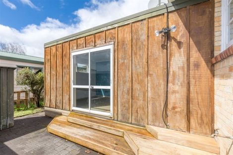 Photo of property in 2 Old Farm Road, Hamilton East, Hamilton, 3216