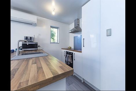 Photo of property in 323 Glenfield Road, Glenfield, Auckland, 0629