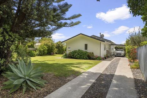 Photo of property in 20 Kiharoa Street, Otaki Beach, Otaki, 5512