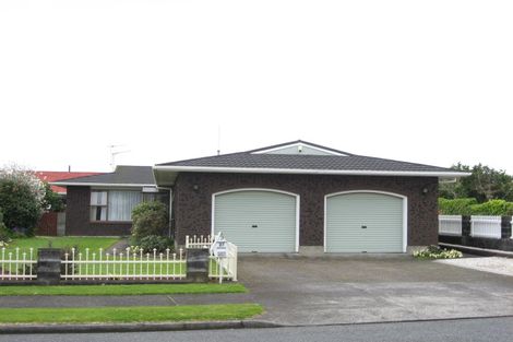 Photo of property in 27 Manu Crescent, Upper Vogeltown, New Plymouth, 4310