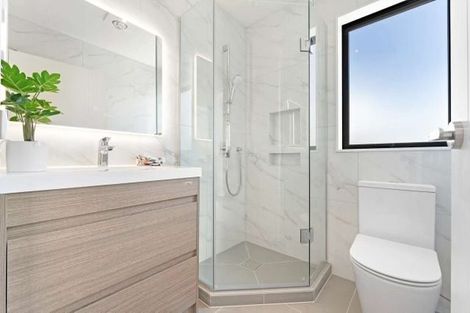 Photo of property in 8/67 Royal View Road, Te Atatu South, Auckland, 0610