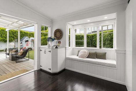 Photo of property in 63 Aramoana Avenue, Devonport, Auckland, 0624