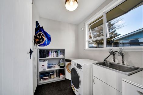 Photo of property in 3 Vancouver Place, Marfell, New Plymouth, 4310