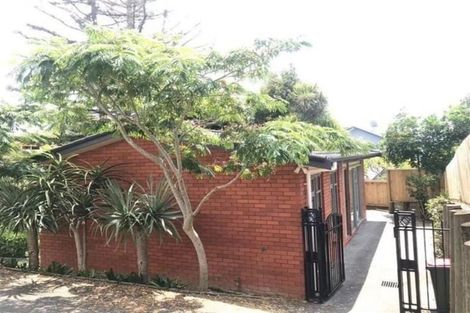 Photo of property in 118 Bleakhouse Road, Mellons Bay, Auckland, 2014