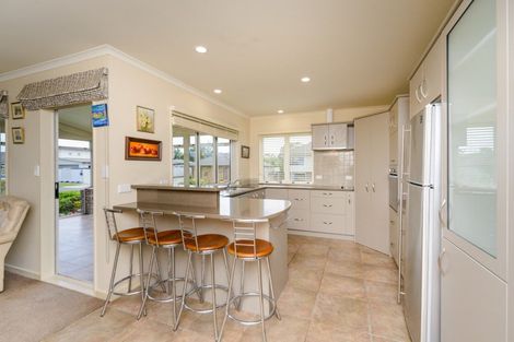 Photo of property in 1 Silkwood Place, Fitzherbert, Palmerston North, 4410