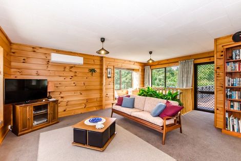 Photo of property in 6 Gates Road, Waikanae Beach, Waikanae, 5036