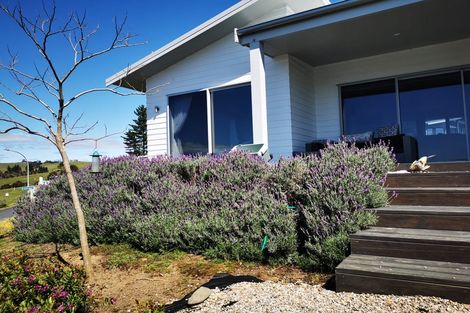 Photo of property in 14 Lori Lane, Coopers Beach, 0420