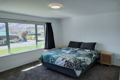 Photo of property in 1 Hector Close, Kingston, Athol, 9793