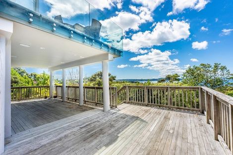 Photo of property in 26a Vipond Road, Stanmore Bay, Whangaparaoa, 0932