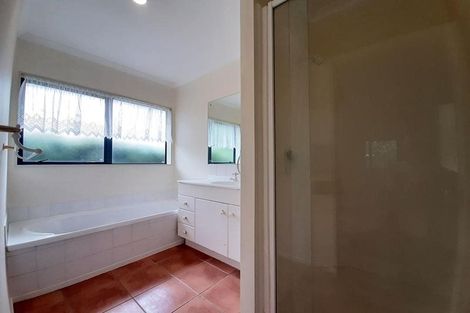 Photo of property in 3/72 Swanson Road, Henderson, Auckland, 0610