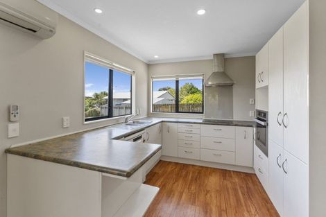 Photo of property in 38 Campbell Avenue, Paraparaumu, 5032