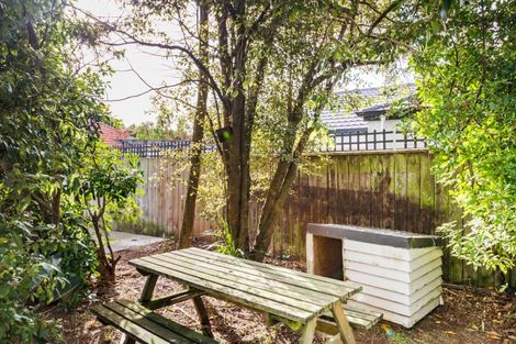 Photo of property in 17 Manawatu Street, Hokowhitu, Palmerston North, 4410