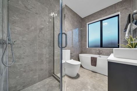 Photo of property in 204 Helenslee Road, Pokeno, 2472