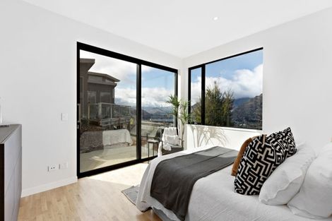 Photo of property in 5 Lancewood Lane, Queenstown, 9300