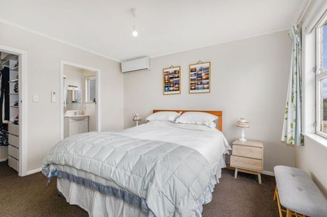 Photo of property in 82 Muritai Road, Eastbourne, Lower Hutt, 5013