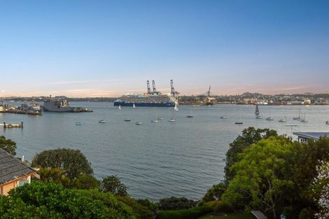 Photo of property in 21 Stanley Point Road, Stanley Point, Auckland, 0624