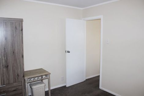 Photo of property in 1/179 Carlisle Road, Northcross, Auckland, 0632