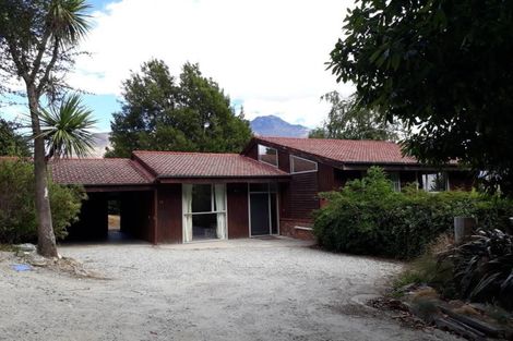 Photo of property in 16 Mckerrow Place, Sunshine Bay, Queenstown, 9300