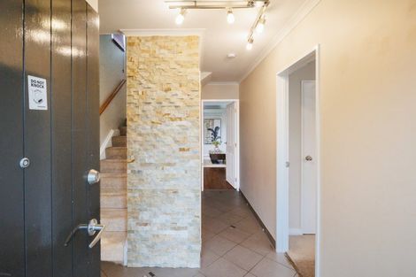 Photo of property in 12 Coromandel Court, Roslyn, Palmerston North, 4414