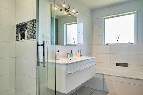 Photo of property in 10 Moray Place, Papakowhai, Porirua, 5024