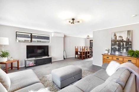 Photo of property in 18 Truscott Grove, Awapuni, Palmerston North, 4412