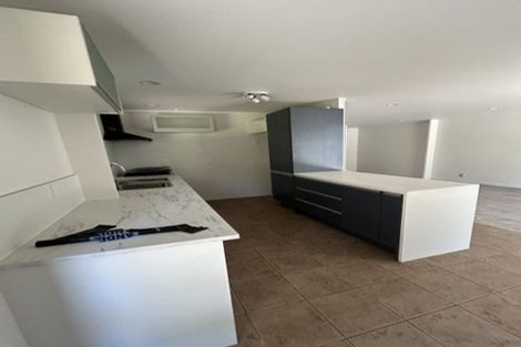 Photo of property in 58 Rauhuia Crescent, Parau, Auckland, 0604