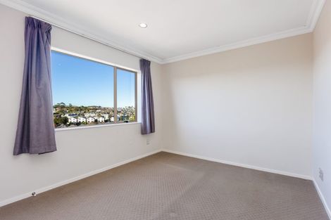 Photo of property in 11 Tekapo Rise, Fairview Heights, Auckland, 0632