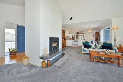 Photo of property in 24 Charteris Rise, Riverdale, Gisborne, 4010