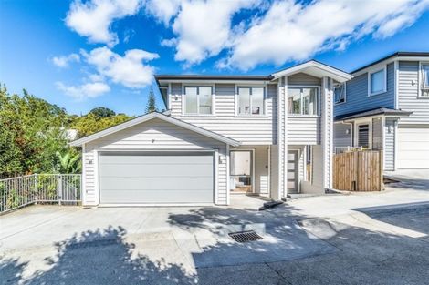 Photo of property in 102a Beach Road, Castor Bay, Auckland, 0620