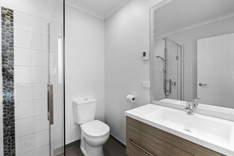 Photo of property in 5d Tui Grove, Oakura, 4314