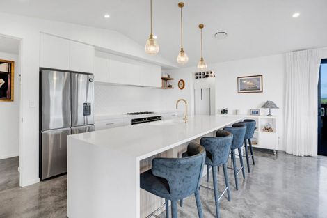 Photo of property in 956 Richmond Road, Lepperton, New Plymouth, 4373