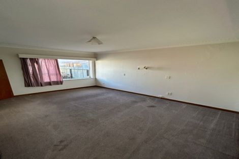 Photo of property in 16 Sunnyside Crescent, Papatoetoe, Auckland, 2025