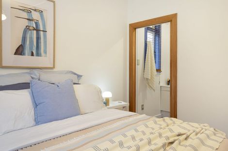 Photo of property in 92 Townsend Road, Miramar, Wellington, 6022