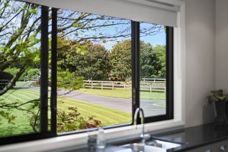 Photo of property in 10 East Ridge Grove, Newstead, Hamilton, 3286