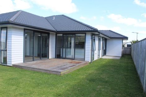 Photo of property in 23 Raymond Grace Avenue, Huapai, Kumeu, 0810