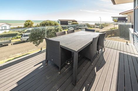 Photo of property in 2 Kapiti Terrace, Castlecliff, Whanganui, 4501