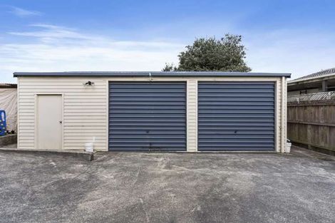 Photo of property in 10 Kopu Place, Clendon Park, Auckland, 2103