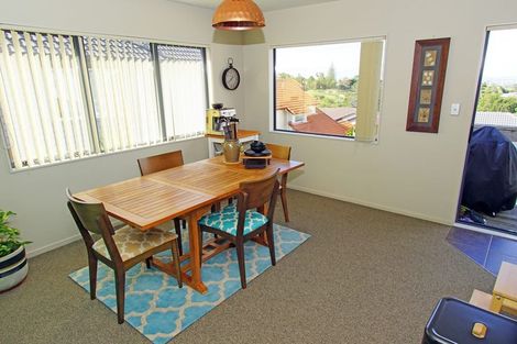 Photo of property in 10 Cityview Place, Massey, Auckland, 0614