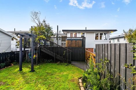 Photo of property in 48 Titoki Street, Te Atatu Peninsula, Auckland, 0610