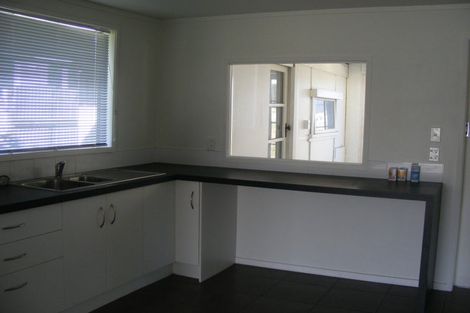 Photo of property in 16 Pratt Avenue, Foxton Beach, Foxton, 4815