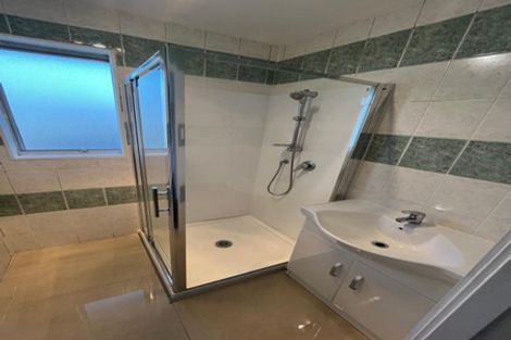 Photo of property in 99 Farquhar Road, Glendene, Auckland, 0602