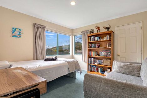 Photo of property in 30 Capricorn Place, Kawaha Point, Rotorua, 3010